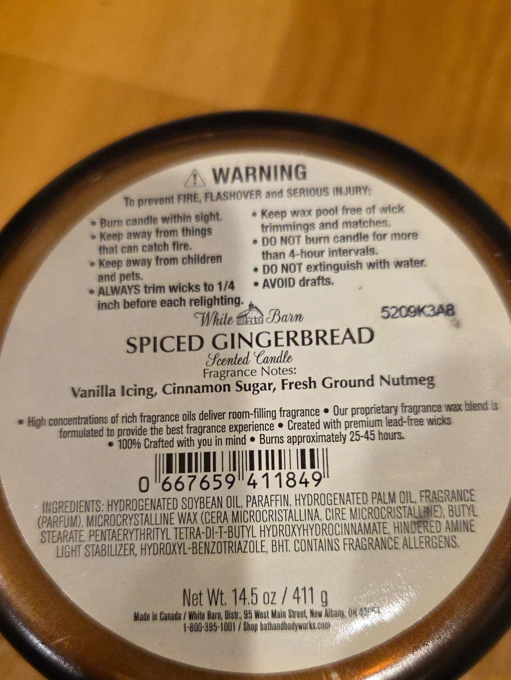 White Barn Spiced Gingerbread Candle - Picture 2 of 3